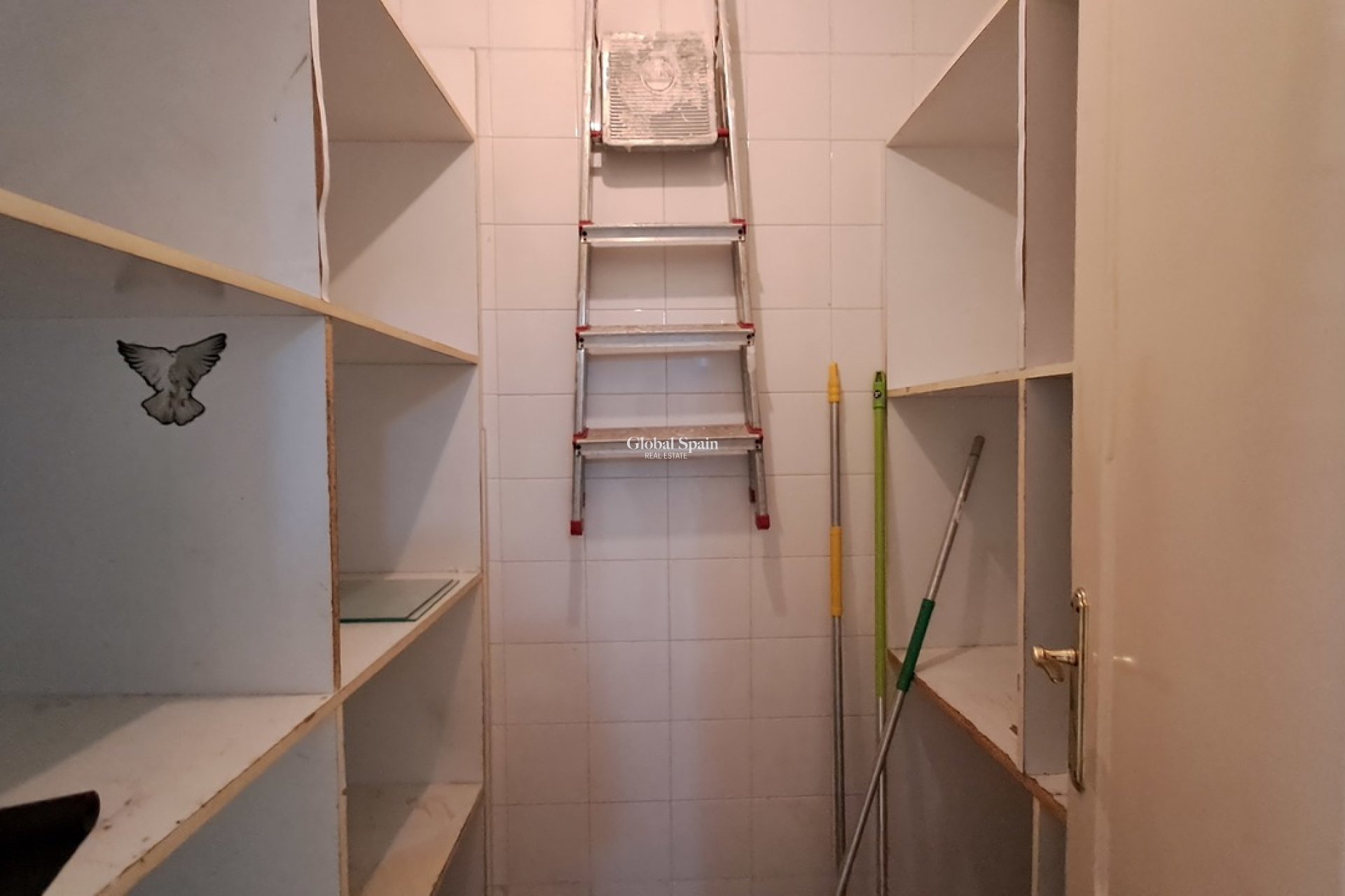 Odsprzedaż - MIESZKANIE -
TORREVIEJA - 