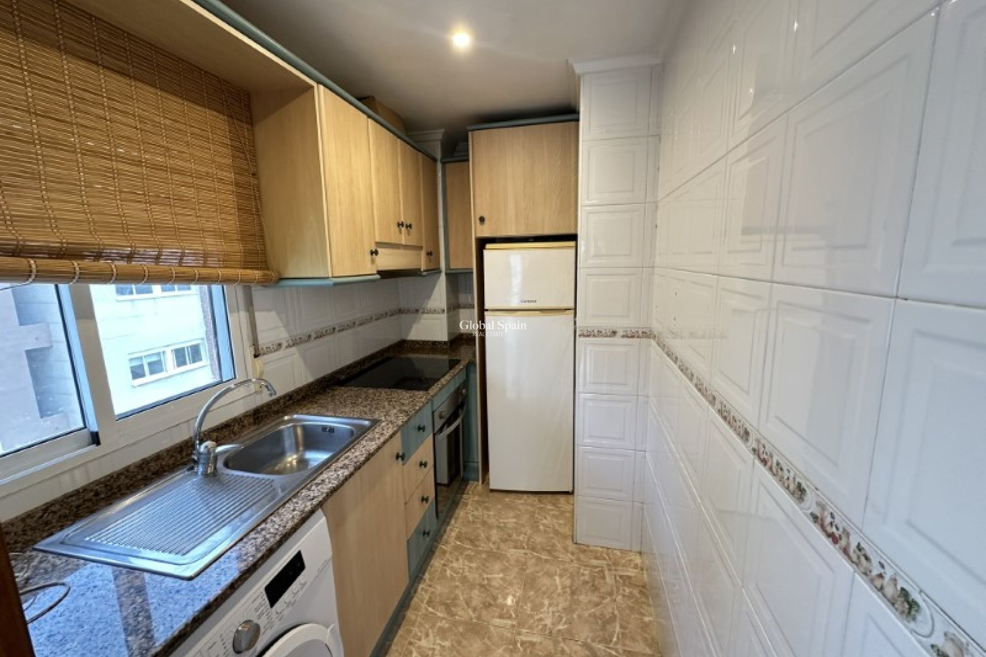 Odsprzedaż - MIESZKANIE -
TORREVIEJA - 