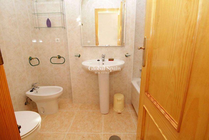 Odsprzedaż - MIESZKANIE -
TORREVIEJA - 