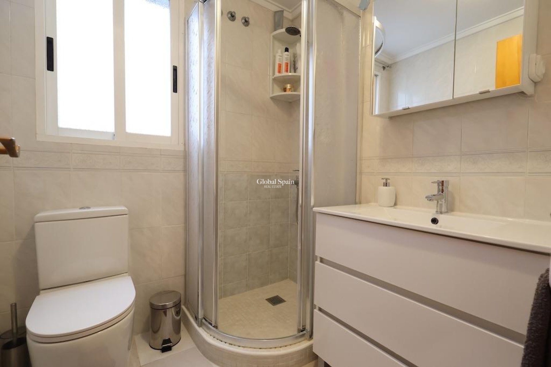 Odsprzedaż - MIESZKANIE -
TORREVIEJA - 