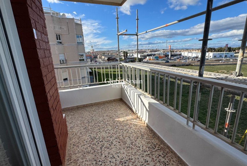 Odsprzedaż - MIESZKANIE -
TORREVIEJA - 