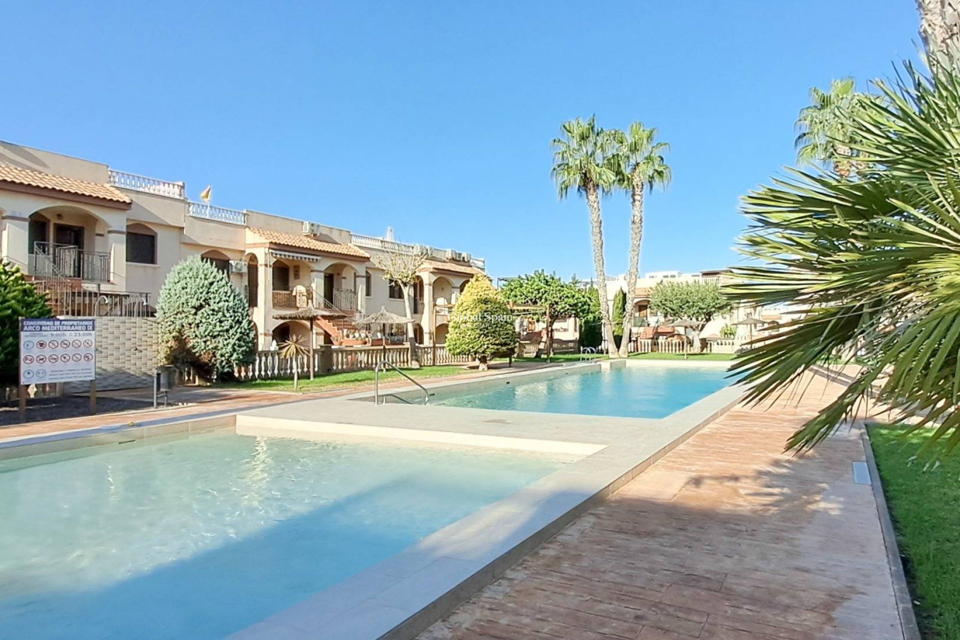 Odsprzedaż - MIESZKANIE -
TORREVIEJA - 