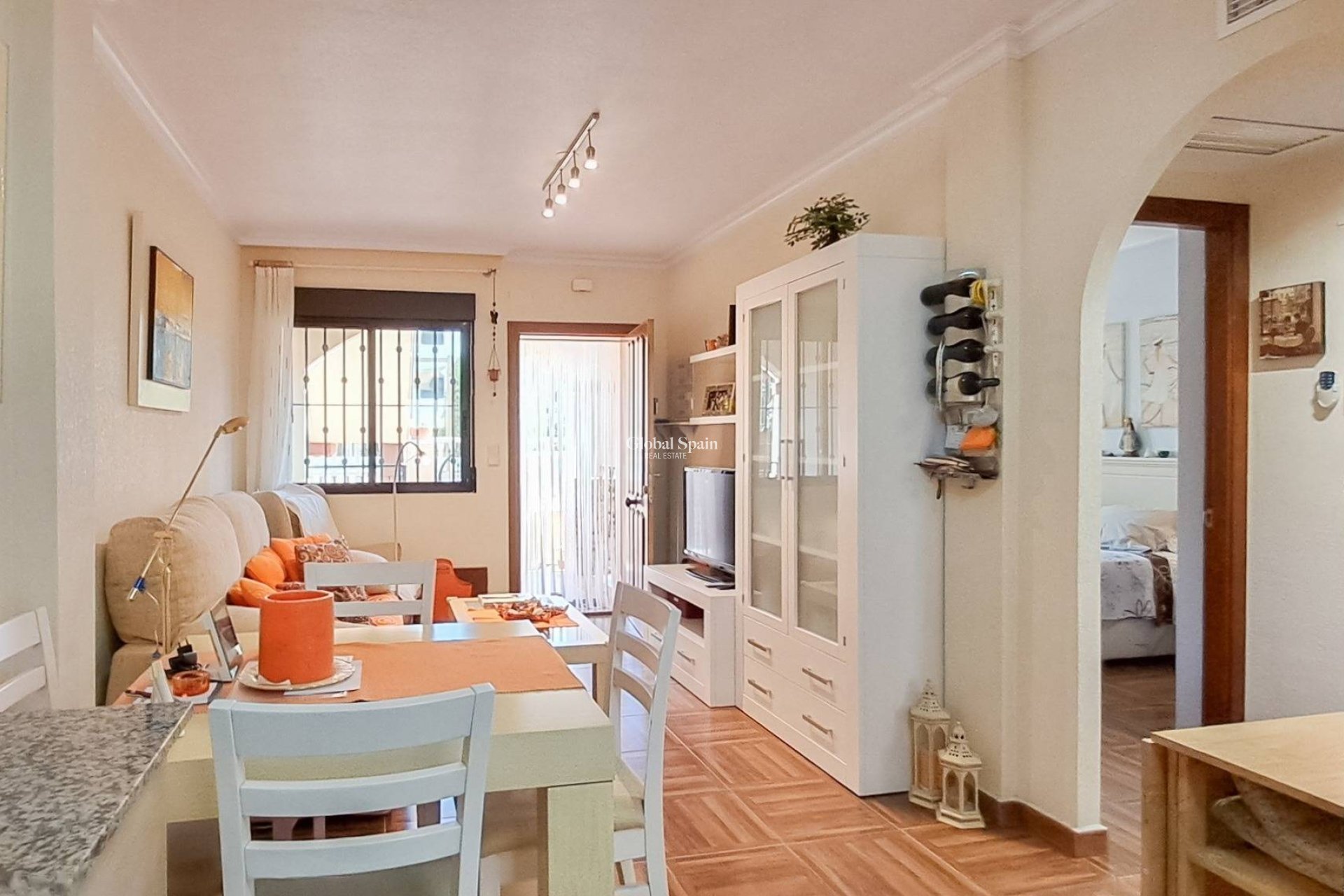 Odsprzedaż - MIESZKANIE -
TORREVIEJA - 