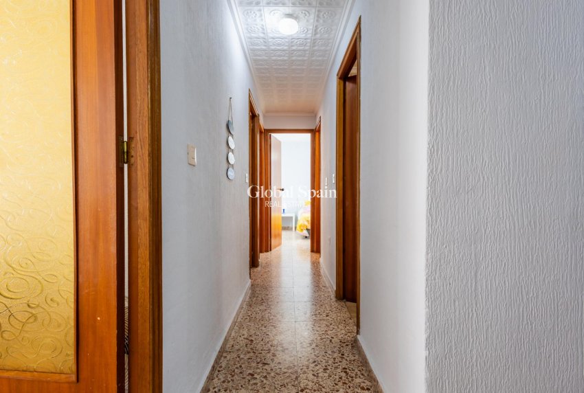 Odsprzedaż - MIESZKANIE -
TORREVIEJA - 