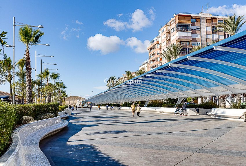 Odsprzedaż - MIESZKANIE -
TORREVIEJA - 