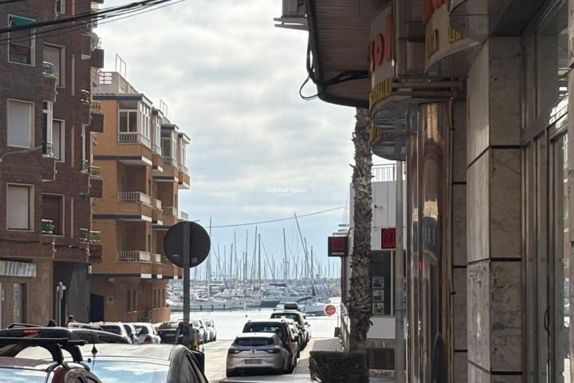 Odsprzedaż - MIESZKANIE -
TORREVIEJA - 