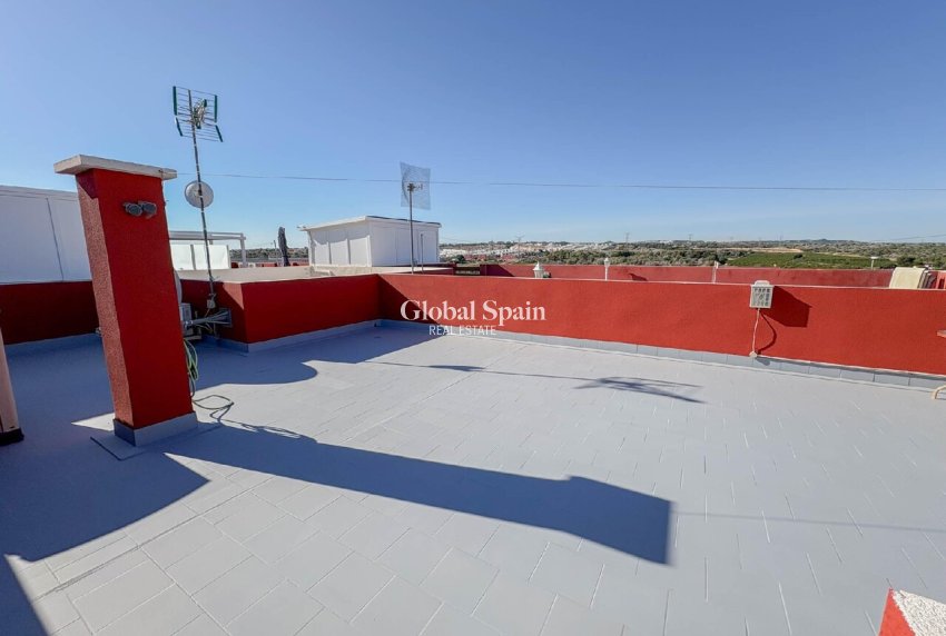 Odsprzedaż - MIESZKANIE -
TORREVIEJA - 