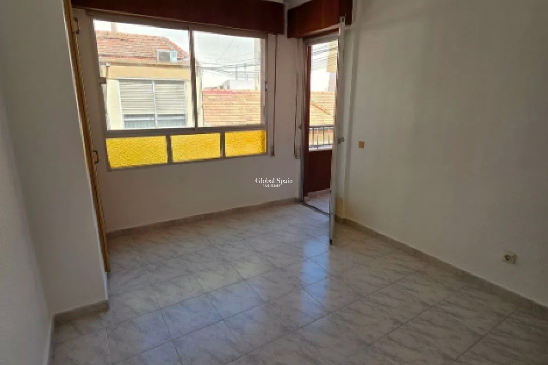 Odsprzedaż - MIESZKANIE -
TORREVIEJA - 