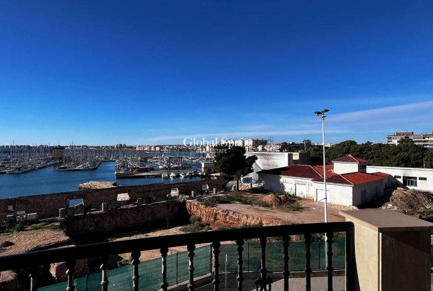 Odsprzedaż - MIESZKANIE -
TORREVIEJA - 