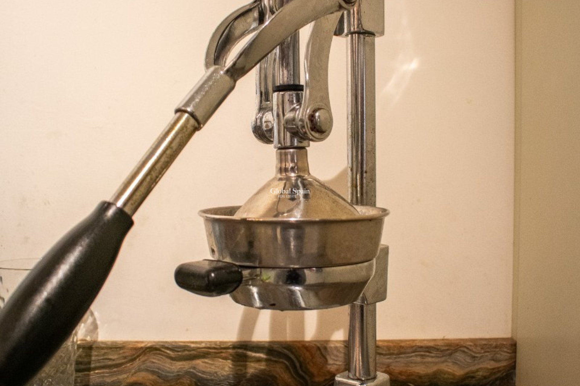 Odsprzedaż - MIESZKANIE -
TORREVIEJA - 