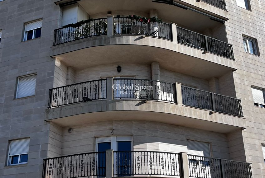 Odsprzedaż - MIESZKANIE -
TORREVIEJA - 