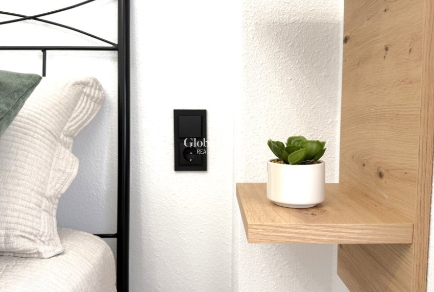 Odsprzedaż - MIESZKANIE -
TORREVIEJA - 