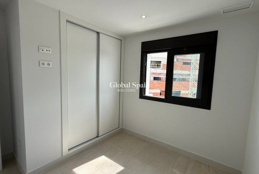Odsprzedaż - MIESZKANIE -
TORREVIEJA - 
