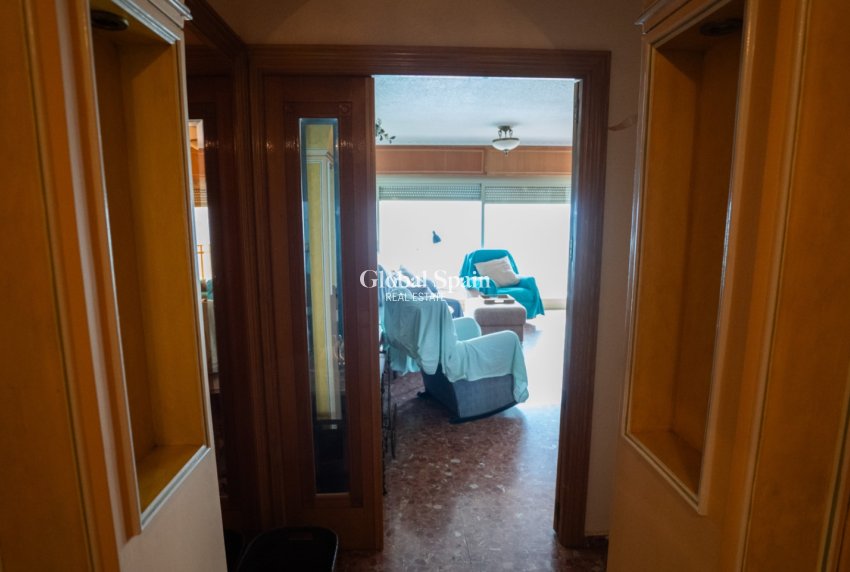 Odsprzedaż - MIESZKANIE -
TORREVIEJA - 