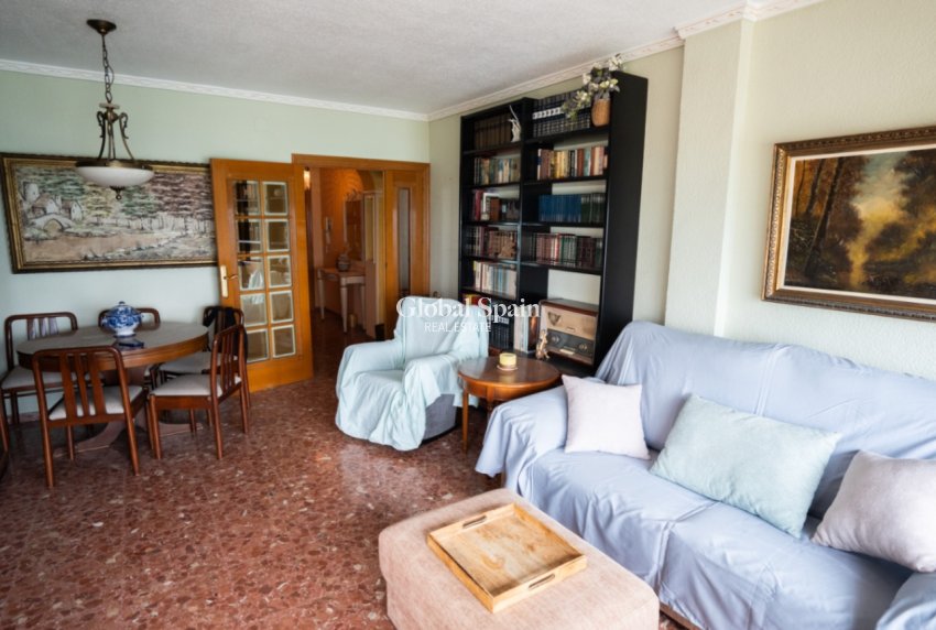 Odsprzedaż - MIESZKANIE -
TORREVIEJA - 