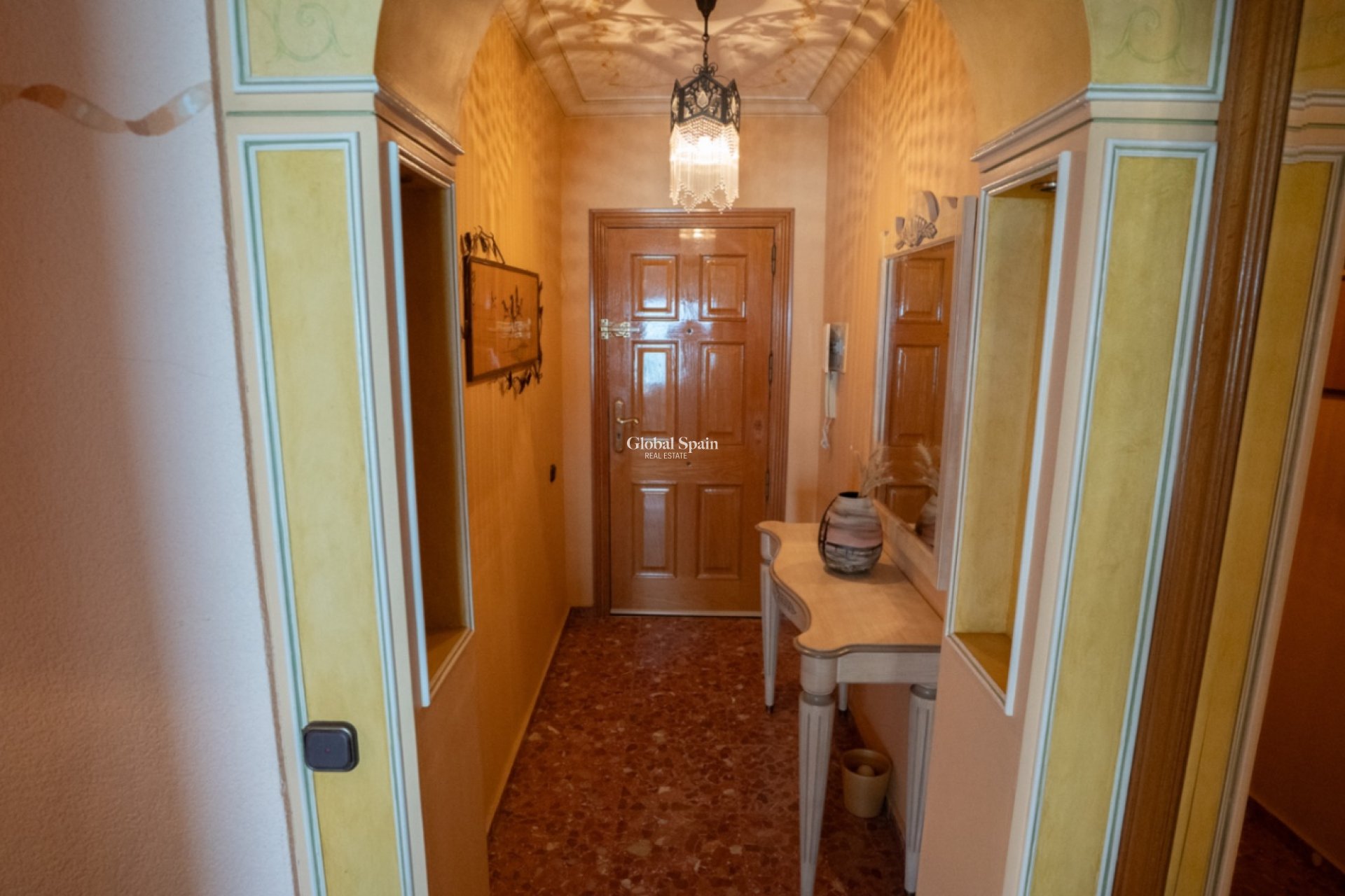 Odsprzedaż - MIESZKANIE -
TORREVIEJA - 