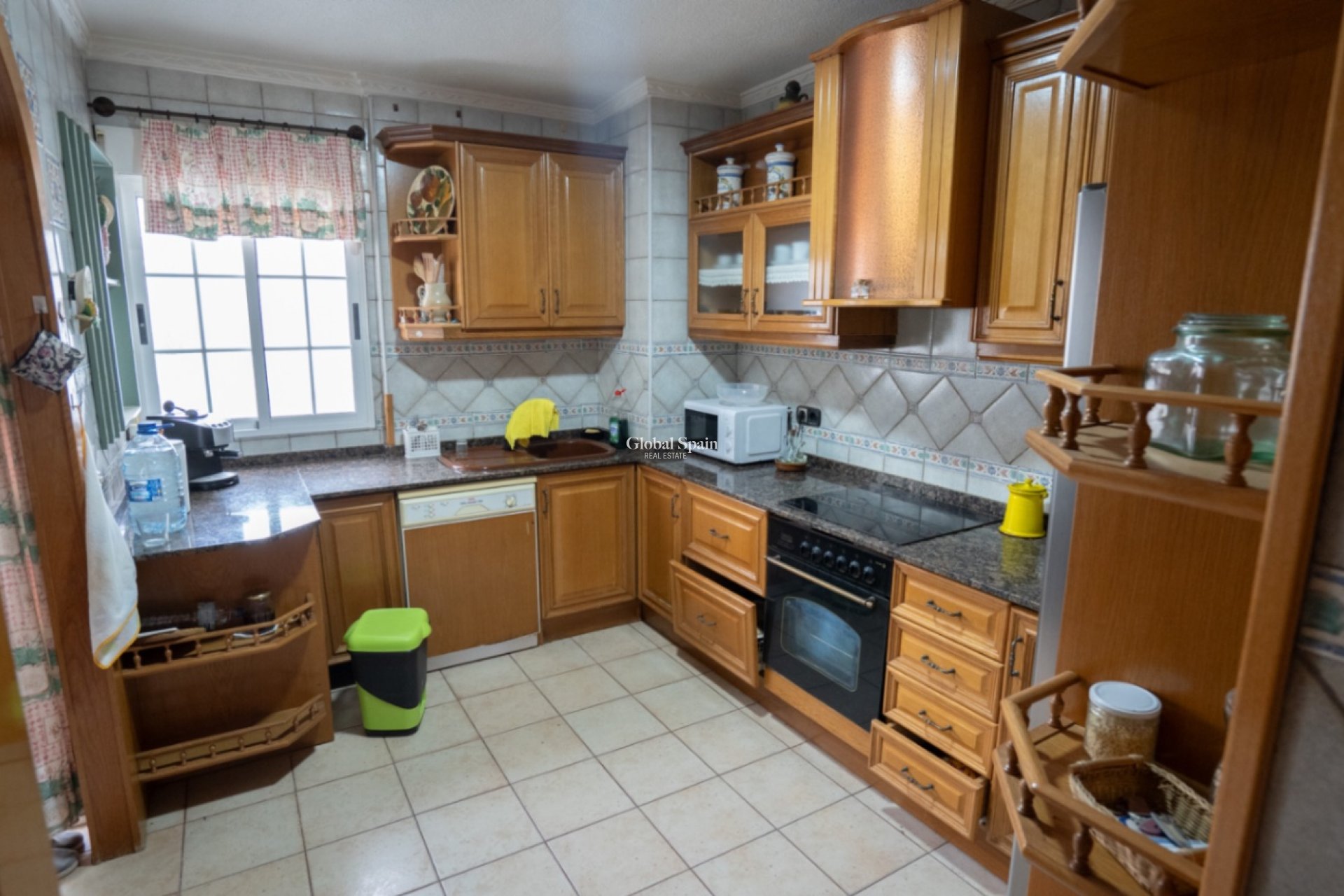Odsprzedaż - MIESZKANIE -
TORREVIEJA - 