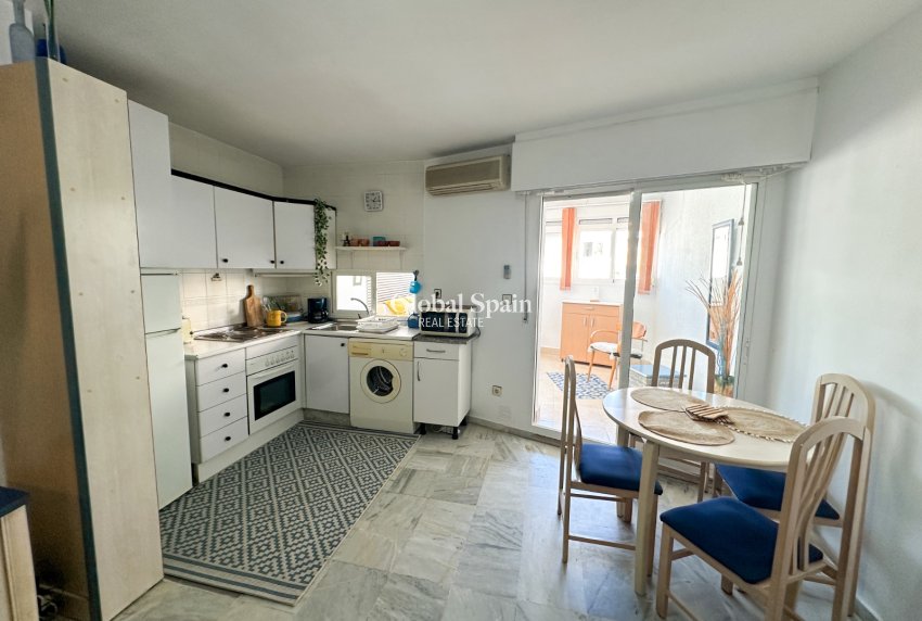 Odsprzedaż - MIESZKANIE -
TORREVIEJA - 