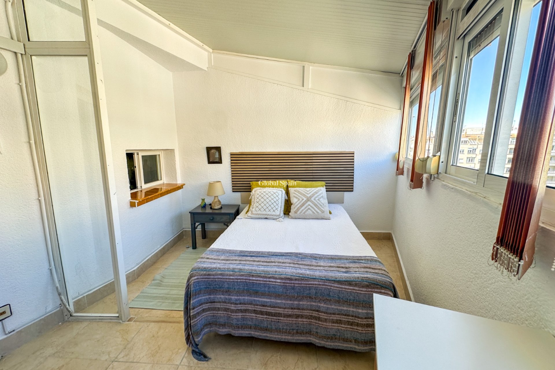 Odsprzedaż - MIESZKANIE -
TORREVIEJA - 
