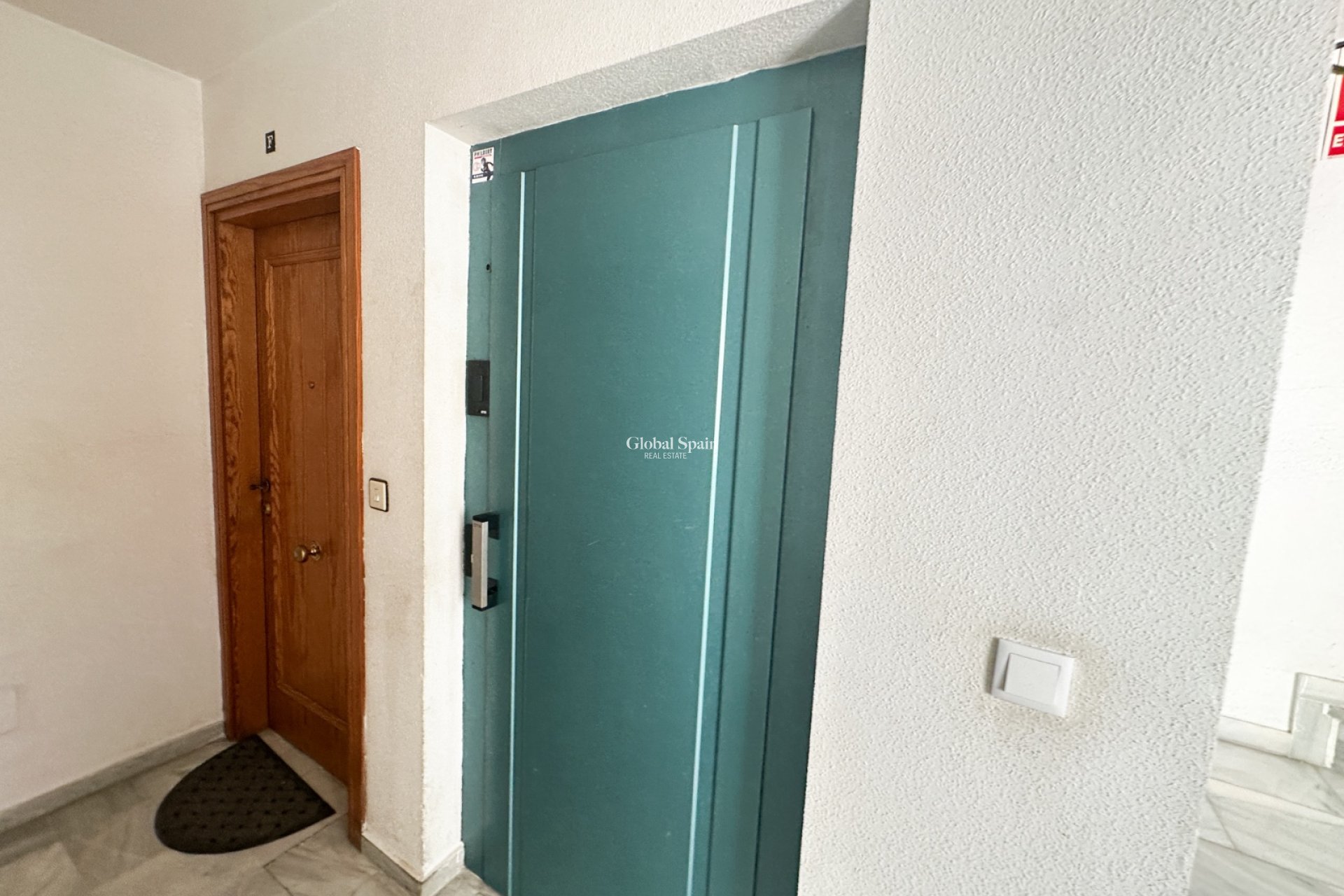 Odsprzedaż - MIESZKANIE -
TORREVIEJA - 