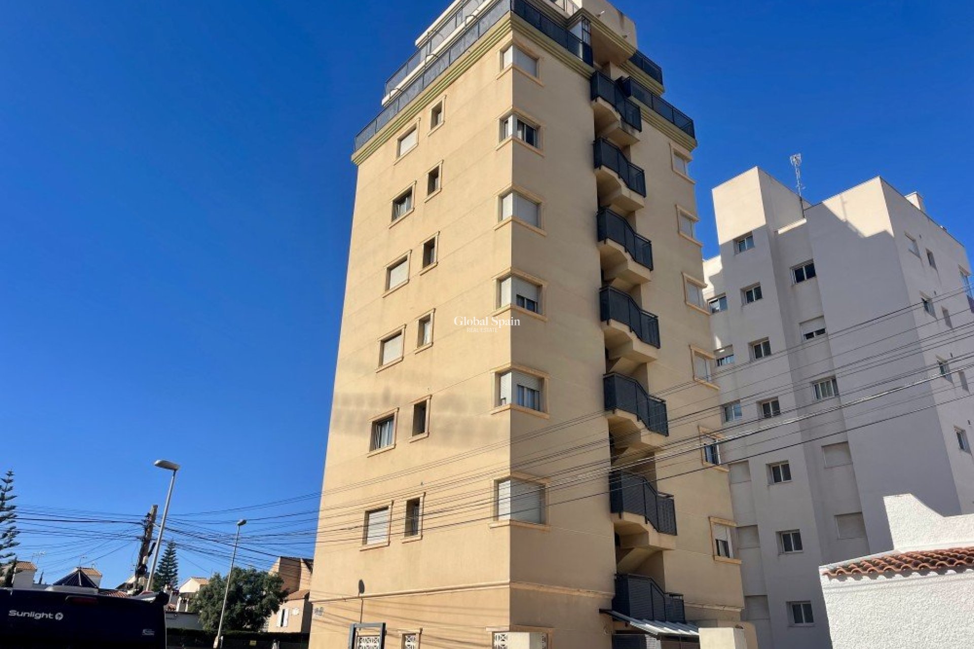 Odsprzedaż - MIESZKANIE -
TORREVIEJA - 