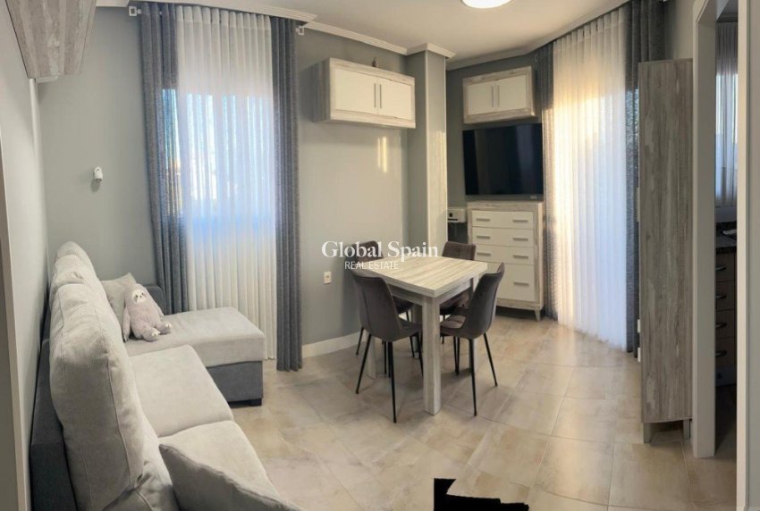 Odsprzedaż - MIESZKANIE -
TORREVIEJA - 