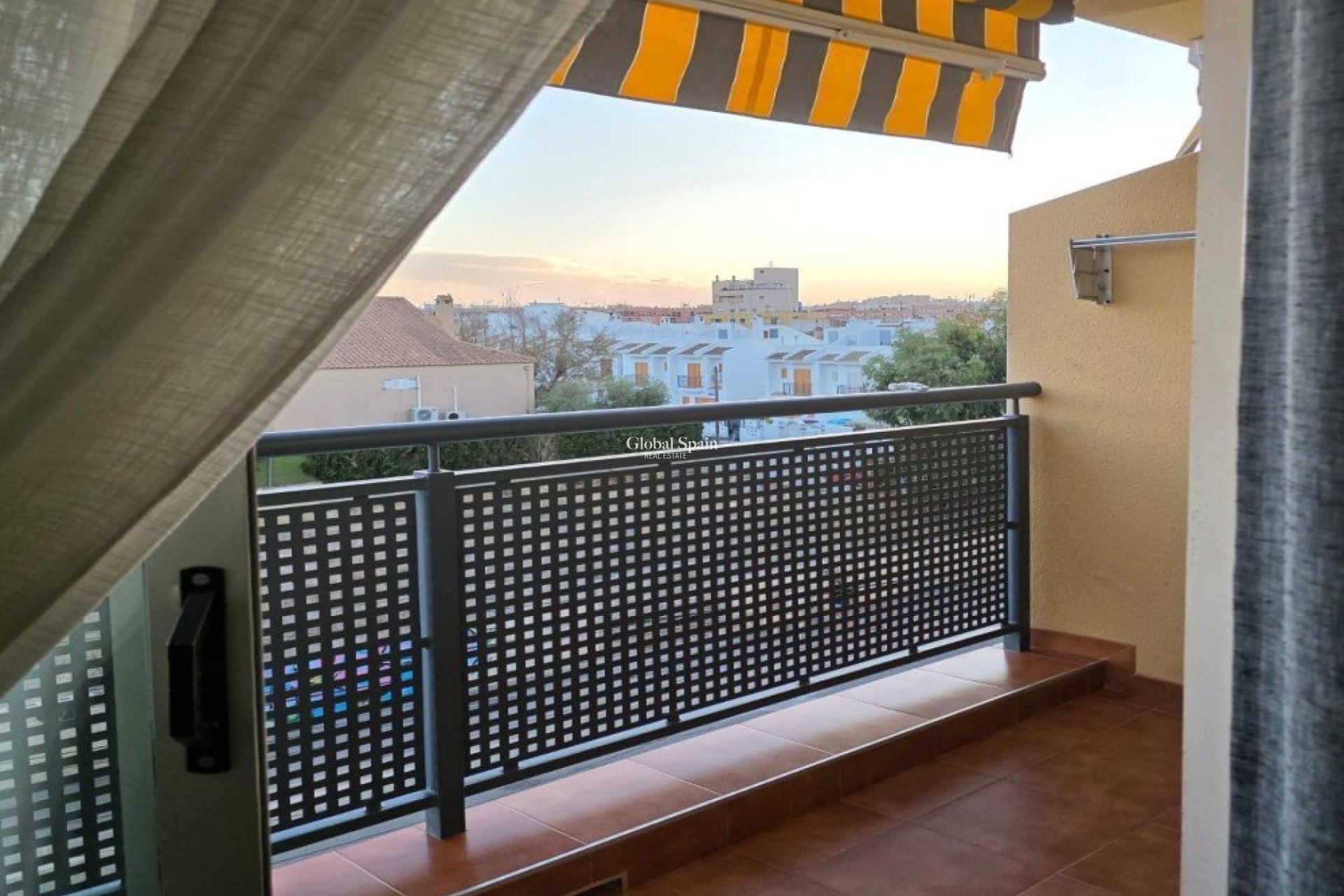 Odsprzedaż - MIESZKANIE -
TORREVIEJA - 