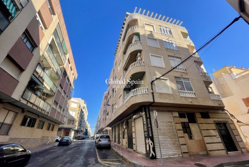 Odsprzedaż - MIESZKANIE -
TORREVIEJA - 