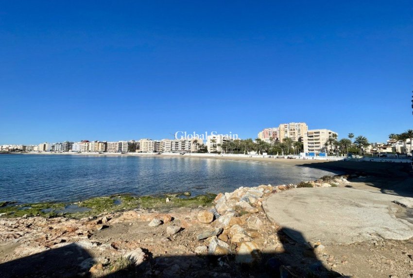 Odsprzedaż - MIESZKANIE -
TORREVIEJA - 
