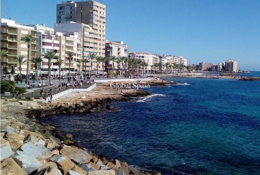 Odsprzedaż - MIESZKANIE -
TORREVIEJA - 