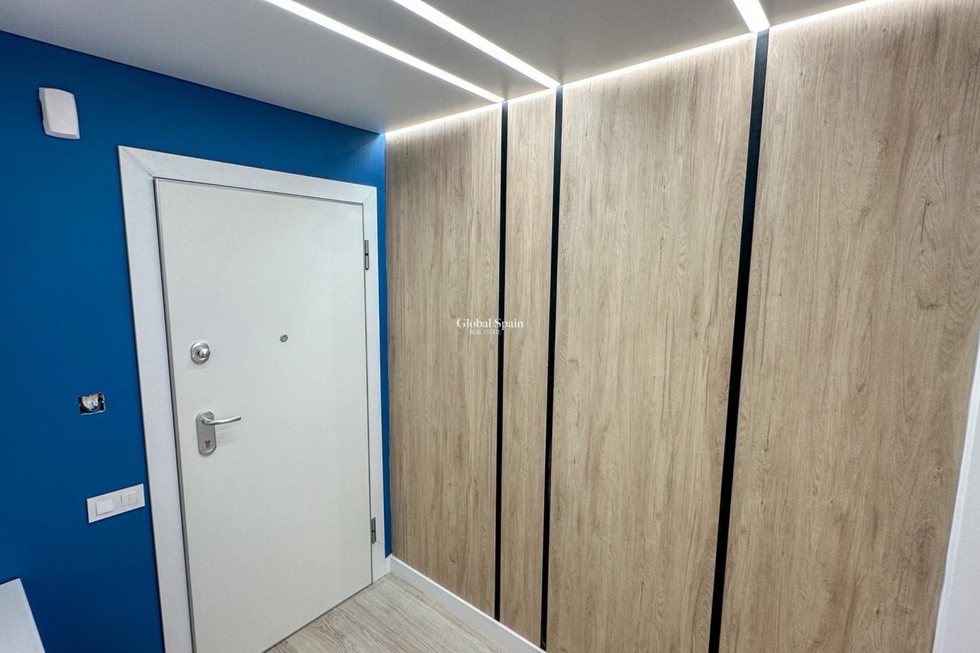 Odsprzedaż - MIESZKANIE -
TORREVIEJA - 