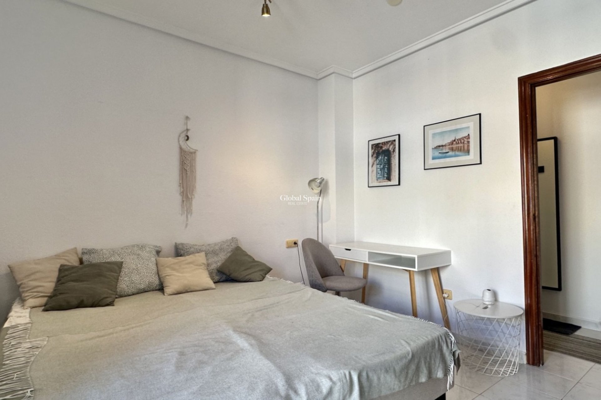 Odsprzedaż - MIESZKANIE -
TORREVIEJA - 