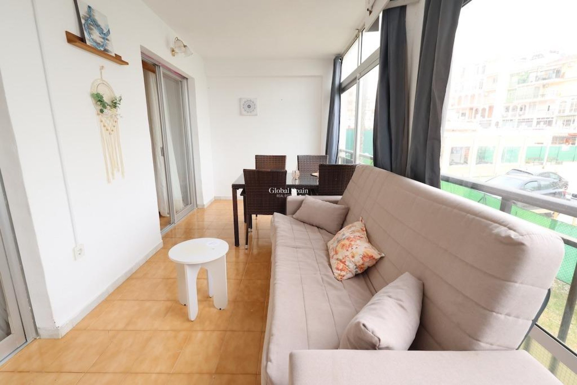 Odsprzedaż - MIESZKANIE -
TORREVIEJA - 