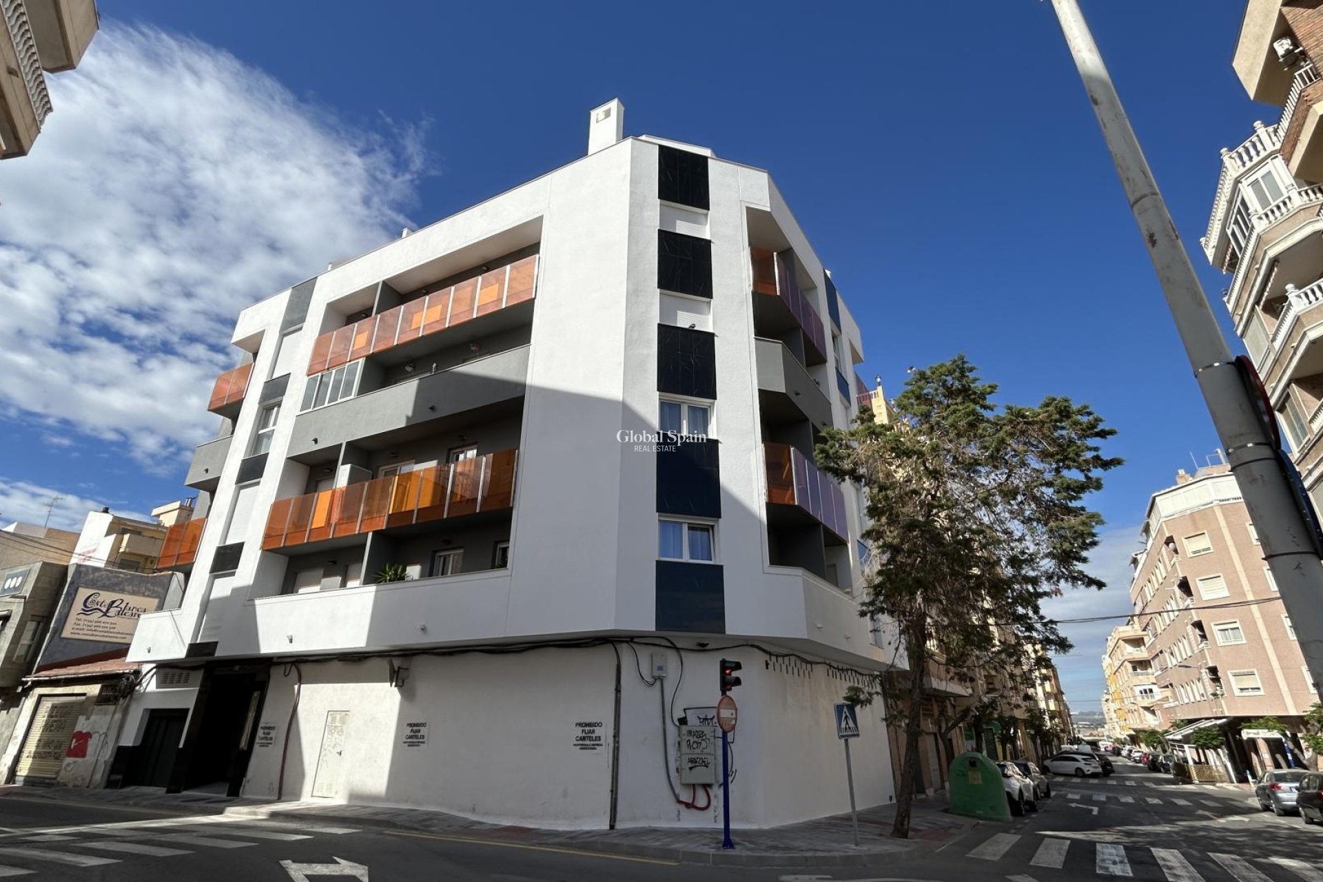 Odsprzedaż - MIESZKANIE -
TORREVIEJA - 