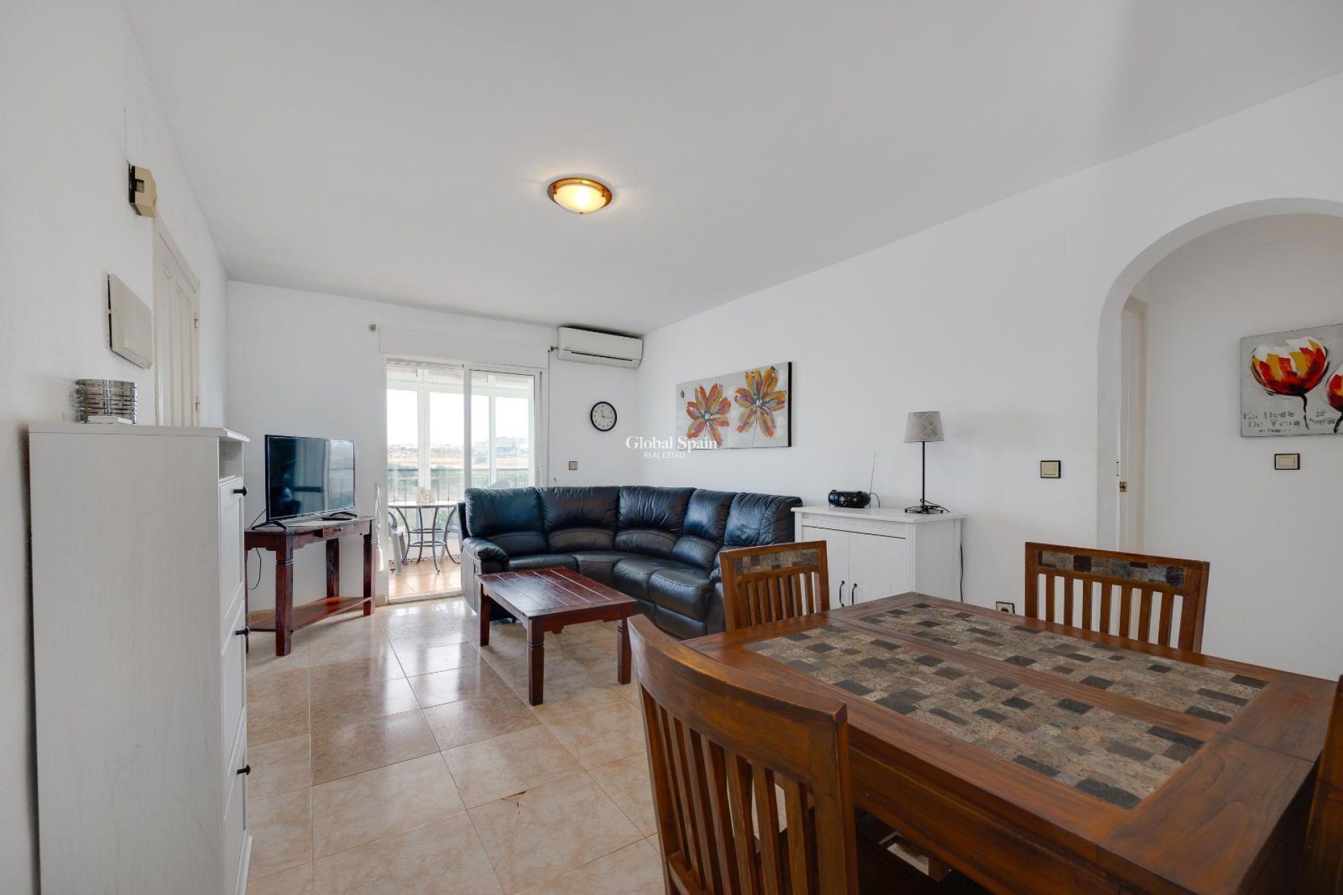 Odsprzedaż - MIESZKANIE -
TORREVIEJA - 