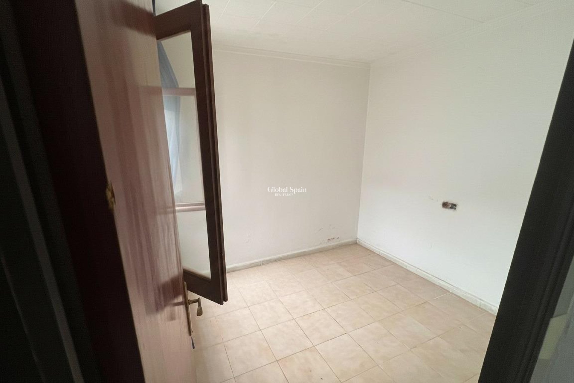 Odsprzedaż - MIESZKANIE -
TORREVIEJA - 