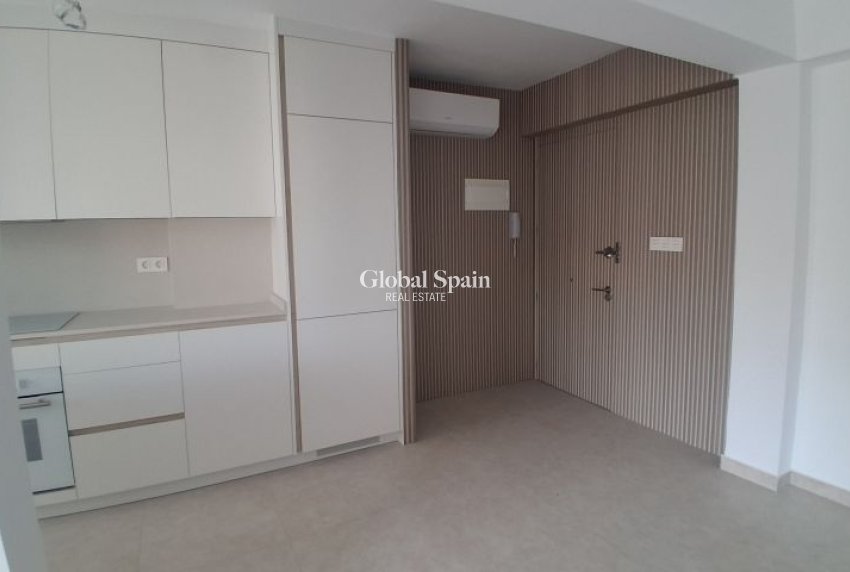 Odsprzedaż - MIESZKANIE -
TORREVIEJA - 