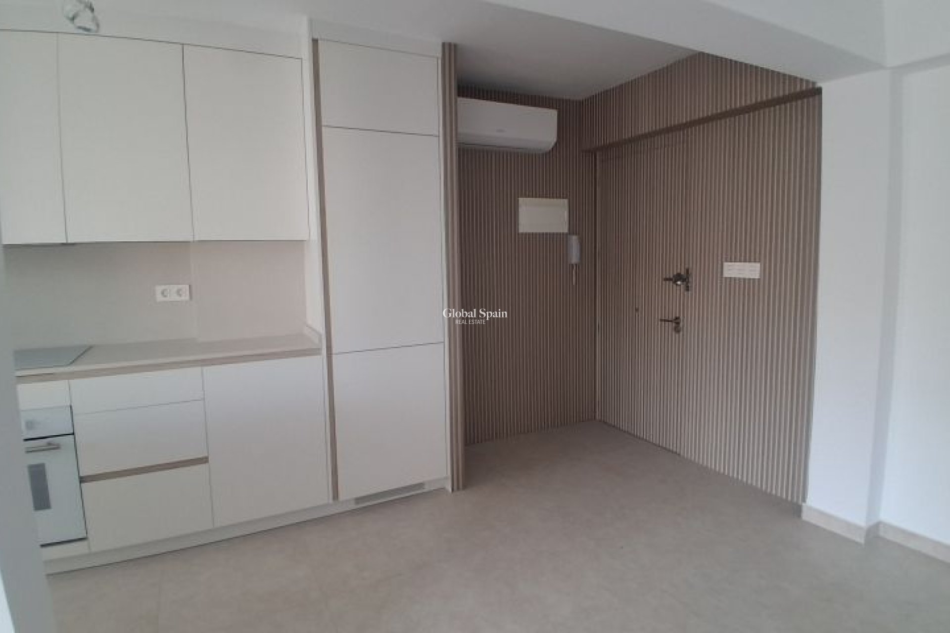 Odsprzedaż - MIESZKANIE -
TORREVIEJA - 