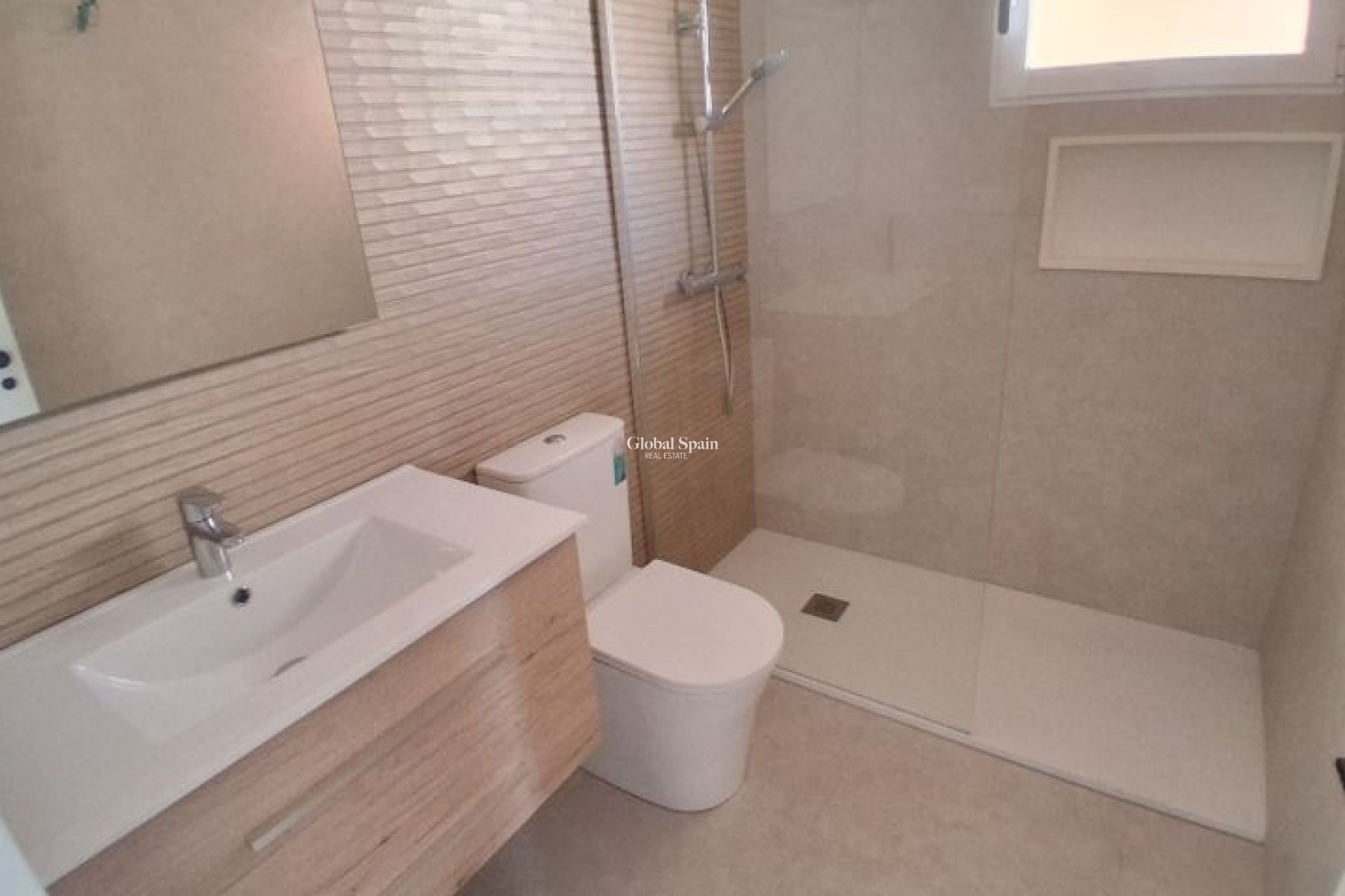 Odsprzedaż - MIESZKANIE -
TORREVIEJA - 