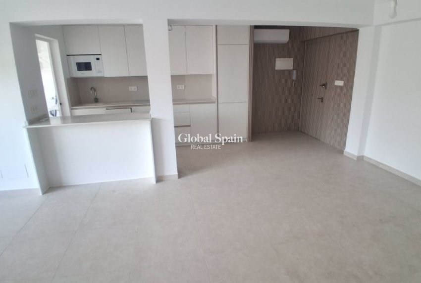 Odsprzedaż - MIESZKANIE -
TORREVIEJA - 