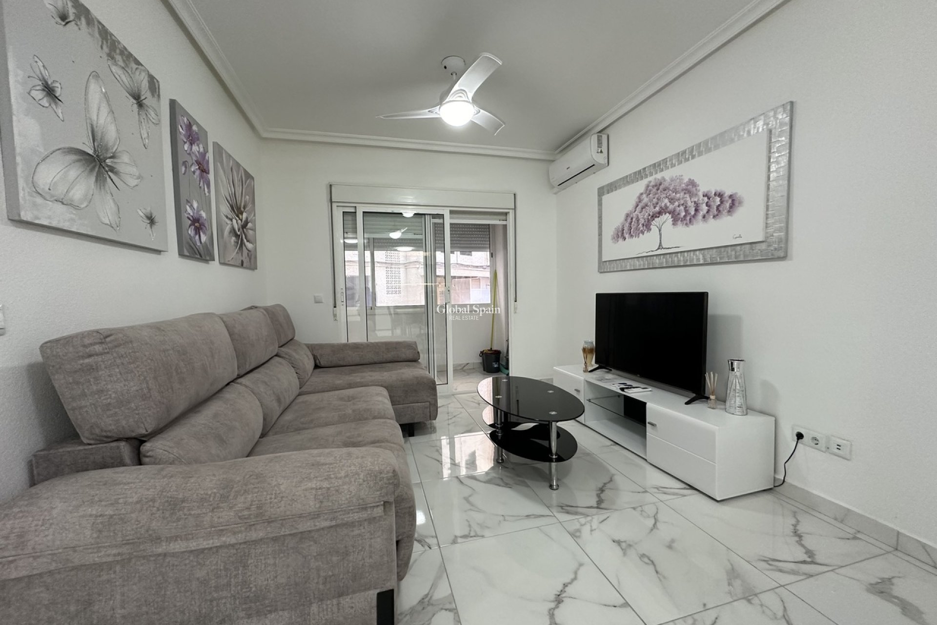 Odsprzedaż - MIESZKANIE -
TORREVIEJA - 