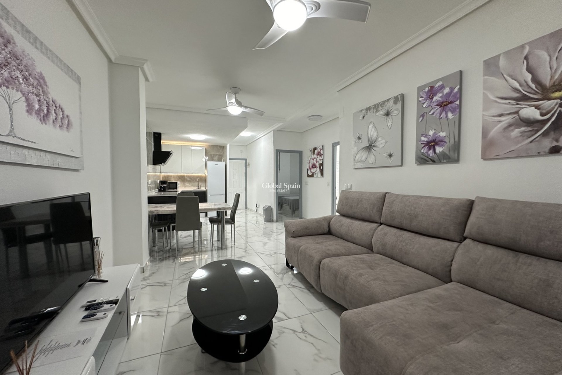 Odsprzedaż - MIESZKANIE -
TORREVIEJA - 