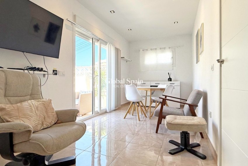 Odsprzedaż - MIESZKANIE -
TORREVIEJA - 