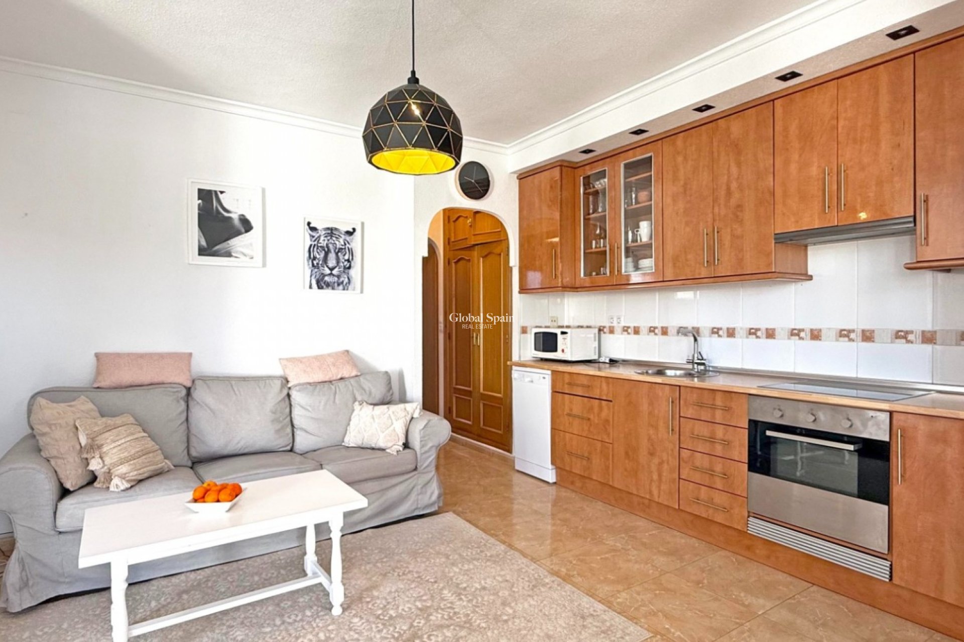 Odsprzedaż - MIESZKANIE -
TORREVIEJA - 