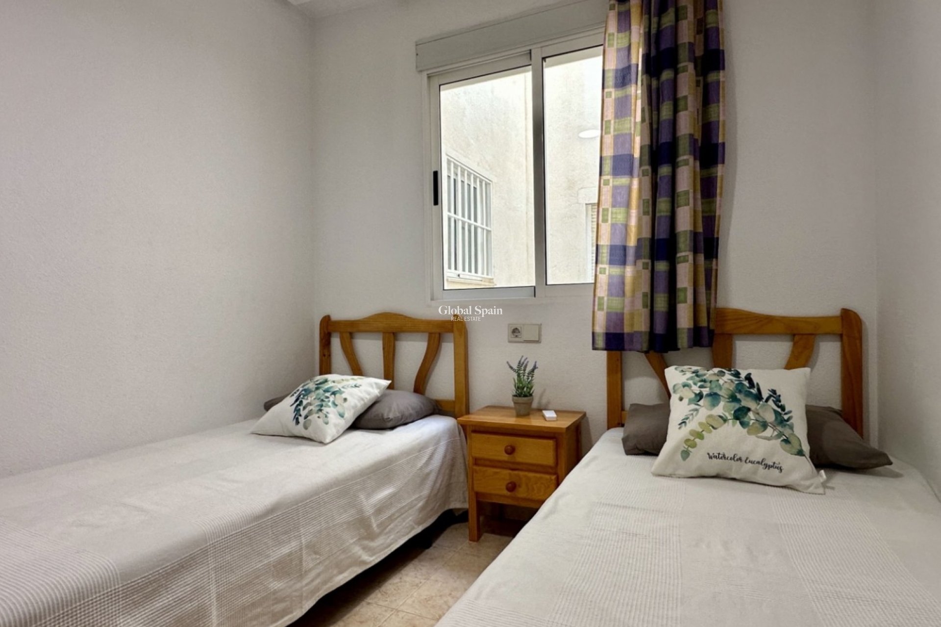Odsprzedaż - MIESZKANIE -
TORREVIEJA - 