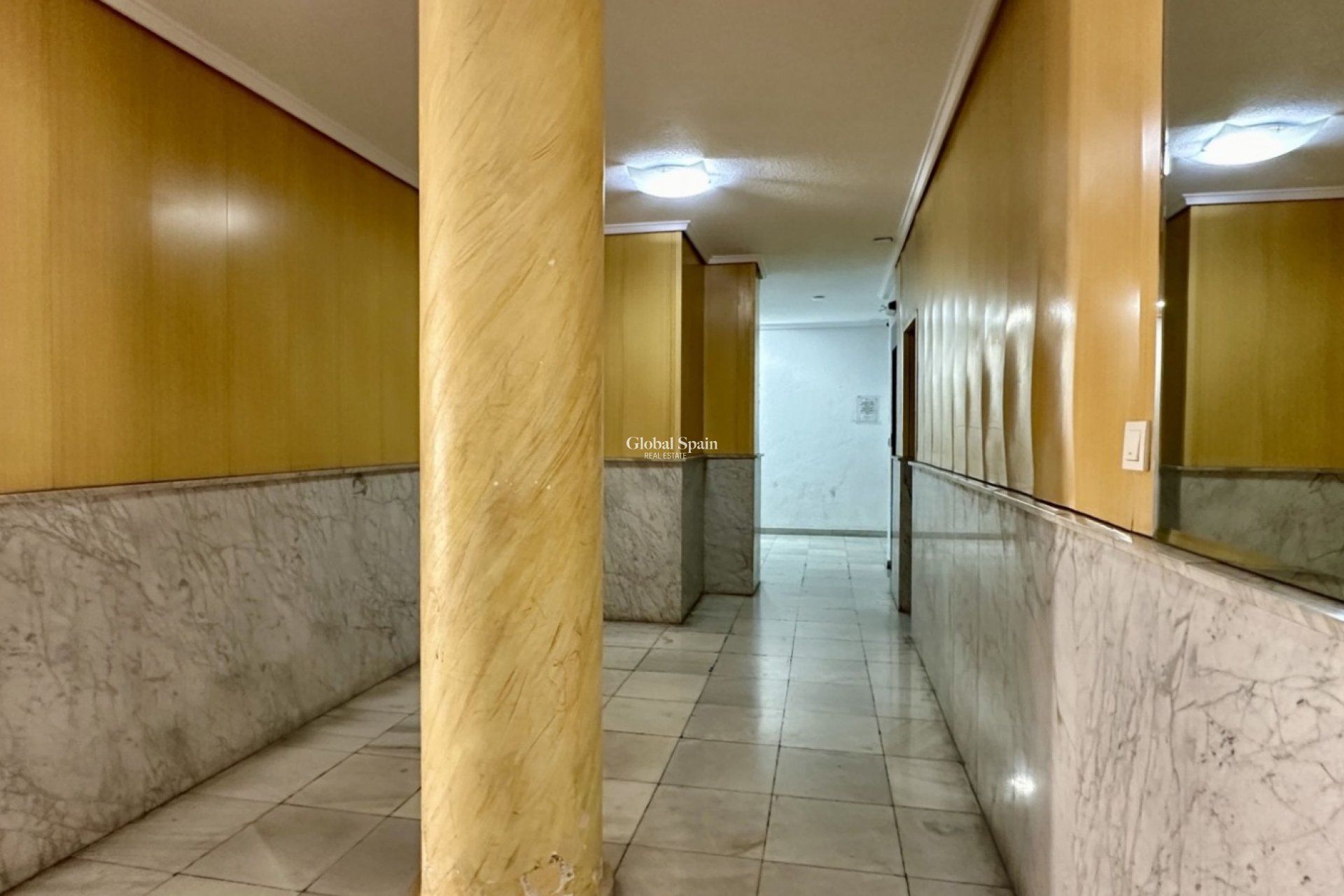 Odsprzedaż - MIESZKANIE -
TORREVIEJA - 