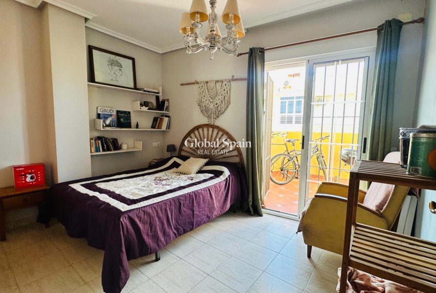 Odsprzedaż - MIESZKANIE -
TORREVIEJA - 