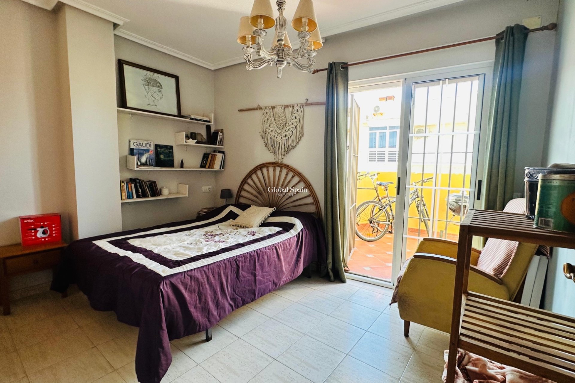 Odsprzedaż - MIESZKANIE -
TORREVIEJA - 