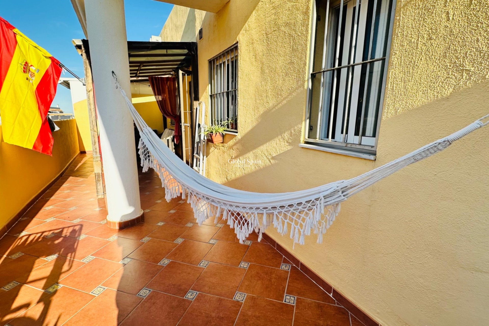 Odsprzedaż - MIESZKANIE -
TORREVIEJA - 