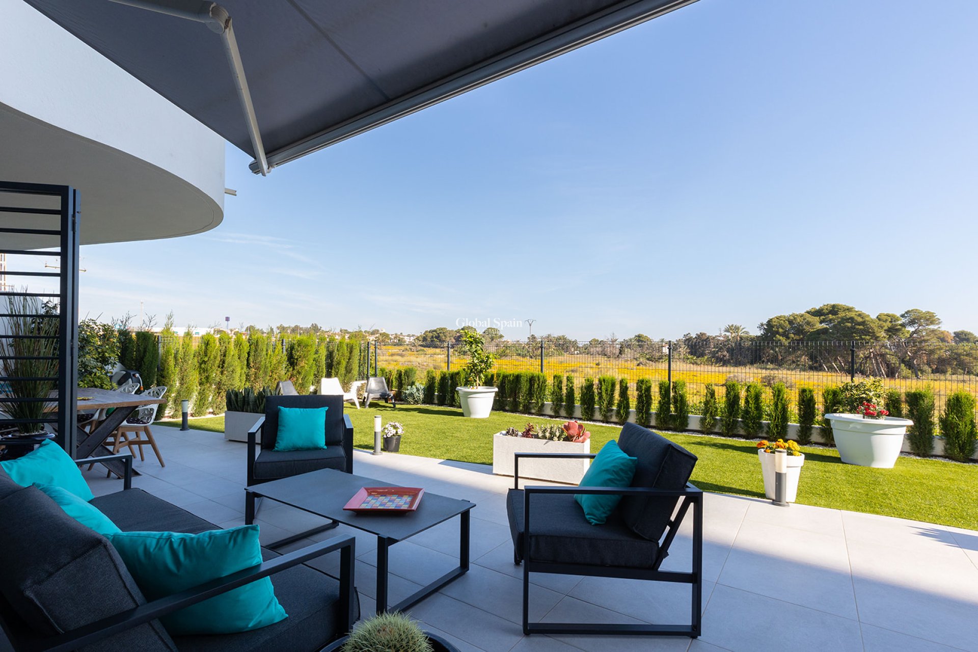 Odsprzedaż - MIESZKANIE -
TORREVIEJA - 